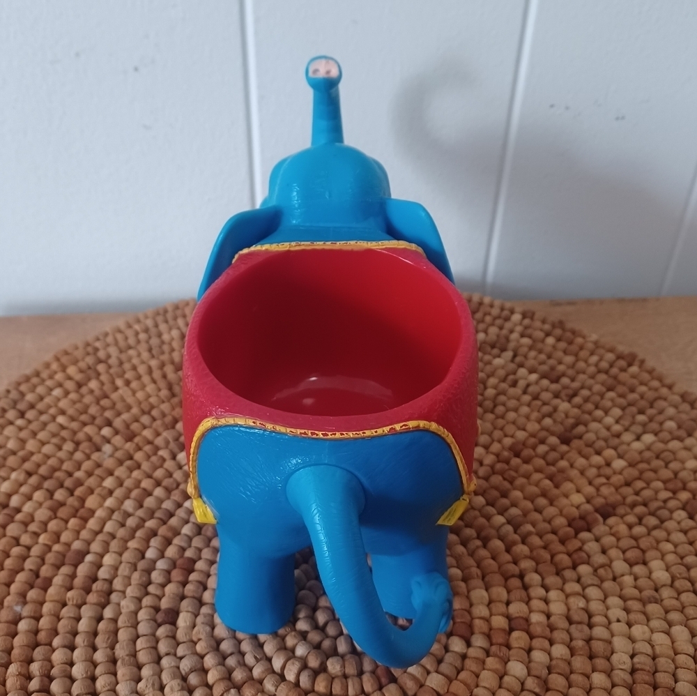 Ringling Circus Elephant Mug - 2001 - Picture 9 of 9